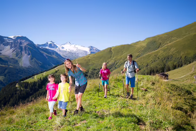 Wandern mit der Familie - © Hannes Sautner